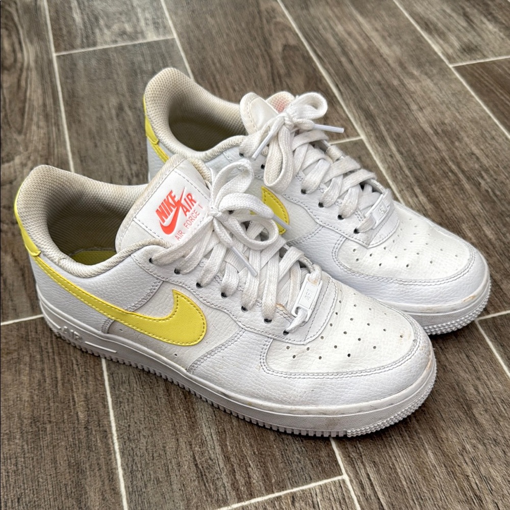Nike Air Force 1 - White and Yellow